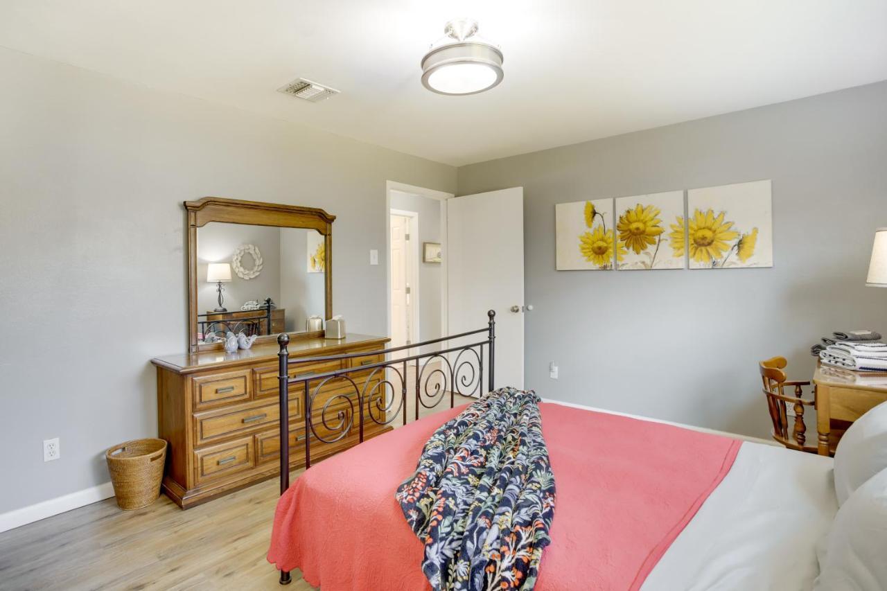 Cozy Shenandoah Home Less Than 2 Mi To The Woodlands Mall! Extérieur photo